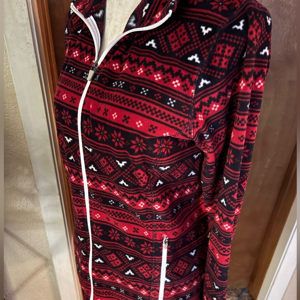 Eddie Bauer light weight sweater - Picture 2 of 13